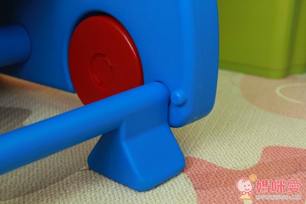 新手爸媽必買洗澡好物→Angelcare沐浴架 / 朴蜜兒洗髮椅 / 小鴨溫度計 / 洗澡娃娃