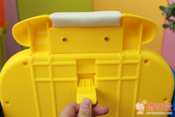 新手爸媽必買洗澡好物→Angelcare沐浴架 / 朴蜜兒洗髮椅 / 小鴨溫度計 / 洗澡娃娃