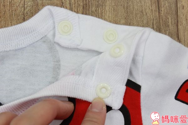 【預購團】日本童裝潮牌 Baby doll 迪士尼造型服飾 / 運動外套 / 創意圍兜