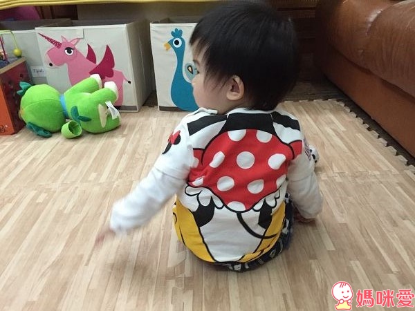 【預購團】日本童裝潮牌 Baby doll 迪士尼造型服飾 / 運動外套 / 創意圍兜