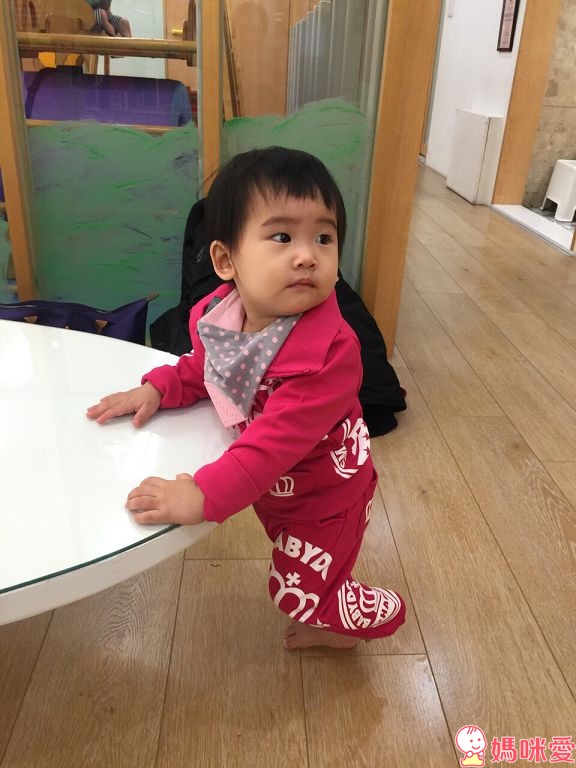 【預購團】日本童裝潮牌 Baby doll 迪士尼造型服飾 / 運動外套 / 創意圍兜