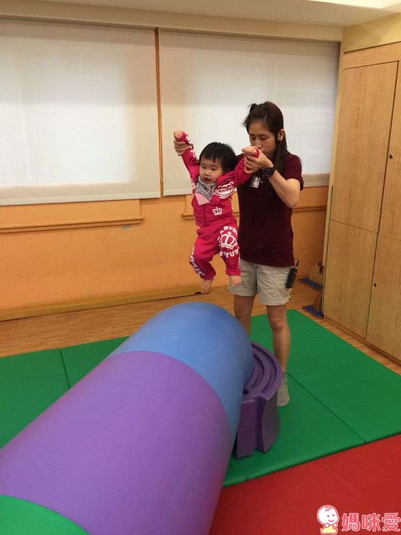 【預購團】日本童裝潮牌 Baby doll 迪士尼造型服飾 / 運動外套 / 創意圍兜