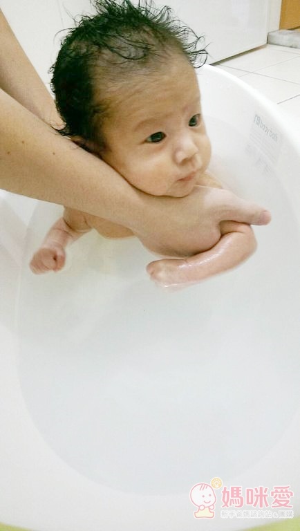【預購團】貼心設計~寶寶洗澡好幫手  ♥mothercare♥浴盆  