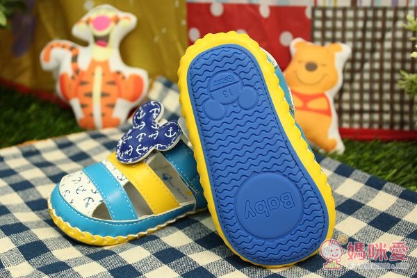 【​現貨】布布童鞋 ♪  真皮涼鞋 / 迪士尼涼鞋 / 電燈涼鞋 ✧ 不悶熱更耐穿