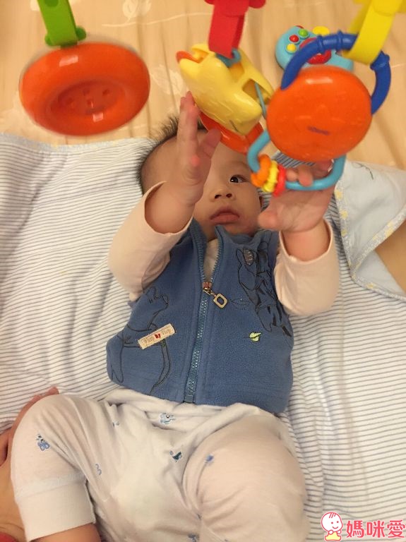 超人氣款 《小月齡迪士尼玩具》 健身器 / 音樂鈴 / 踢踢琴 / 學習車