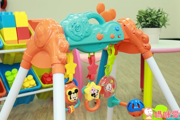 超人氣款 《小月齡迪士尼玩具》 健身器 / 音樂鈴 / 踢踢琴 / 學習車