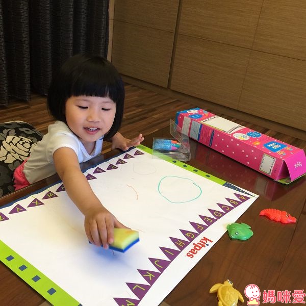 【預購團】打造浴室小樂園《日本創意洗澡玩具》Kitpas水性畫筆 / 麵包超人玩翻天花灑