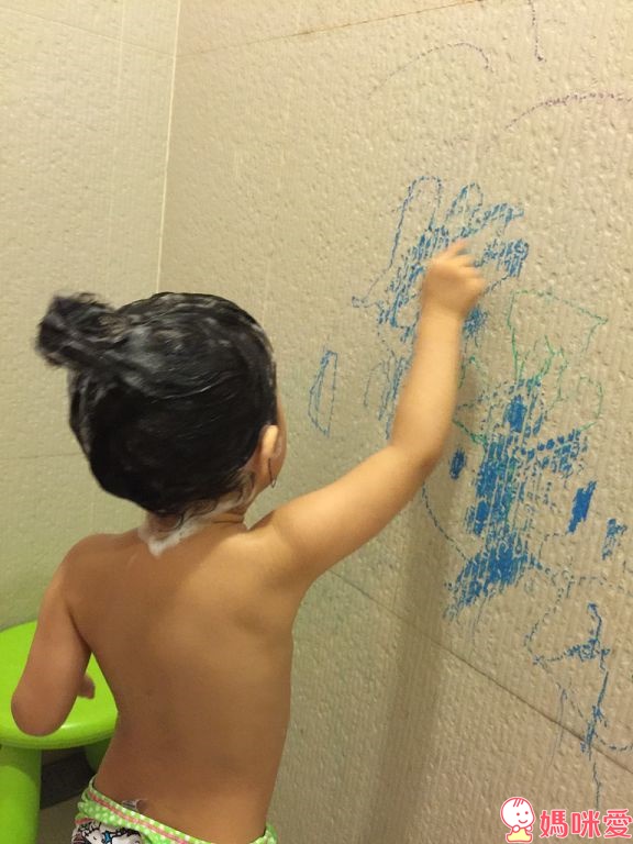 【預購團】打造浴室小樂園《日本創意洗澡玩具》Kitpas水性畫筆 / 麵包超人玩翻天花灑