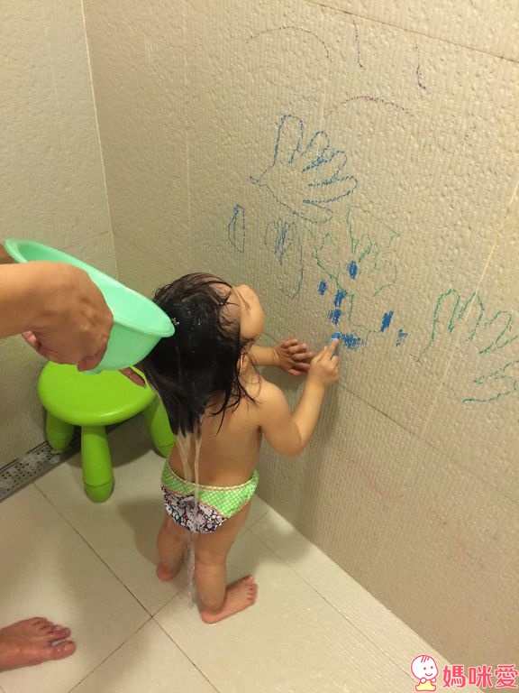 【預購團】打造浴室小樂園《日本創意洗澡玩具》Kitpas水性畫筆 / 麵包超人玩翻天花灑