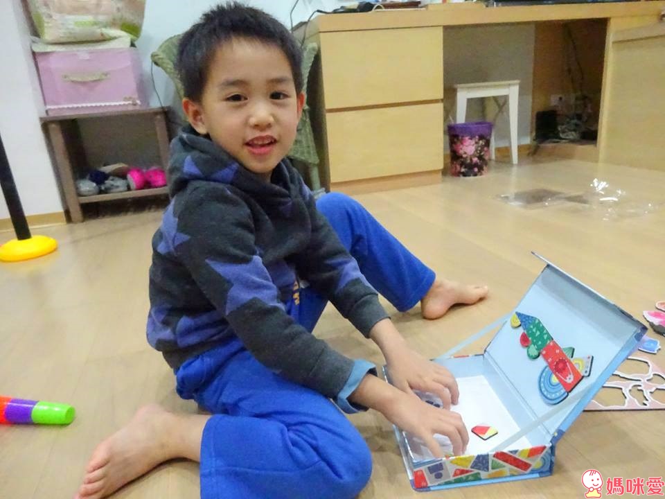 走到哪玩到哪《澳洲Tiger Tribe》外出玩具組：帶出趣木頭玩具 / 工程車系列 / 磁鐵盒