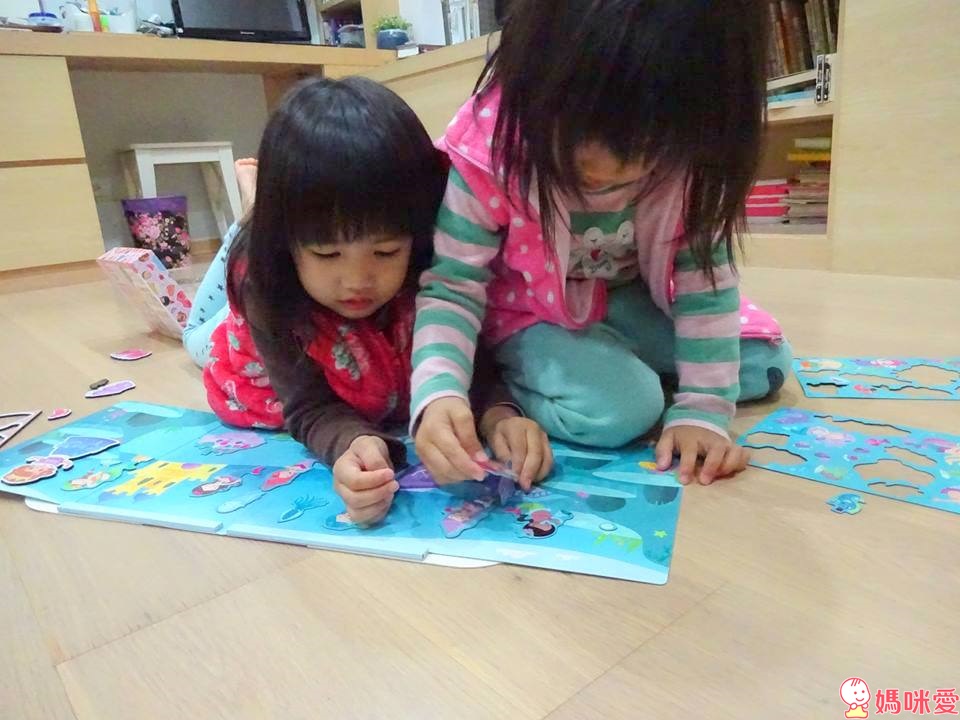 走到哪玩到哪《澳洲Tiger Tribe》外出玩具組：帶出趣木頭玩具 / 工程車系列 / 磁鐵盒