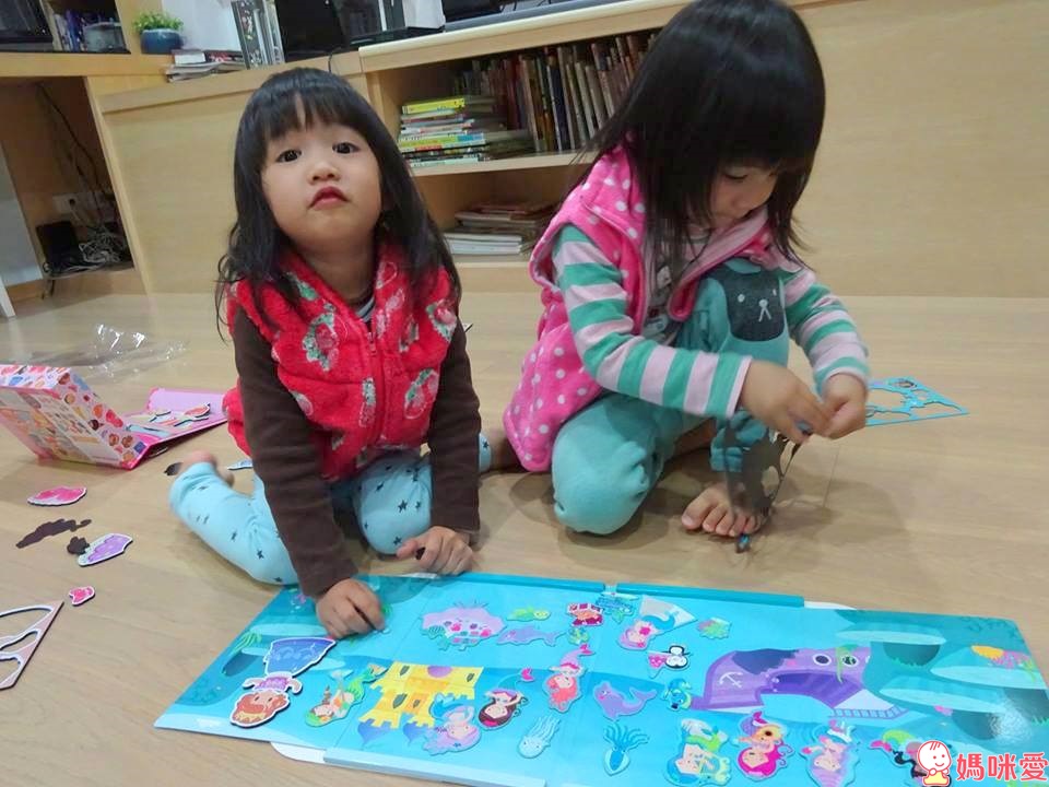 走到哪玩到哪《澳洲Tiger Tribe》外出玩具組：帶出趣木頭玩具 / 工程車系列 / 磁鐵盒