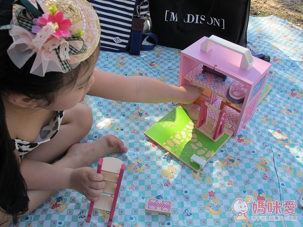 走到哪玩到哪《澳洲Tiger Tribe》外出玩具組：帶出趣木頭玩具 / 工程車系列 / 磁鐵盒