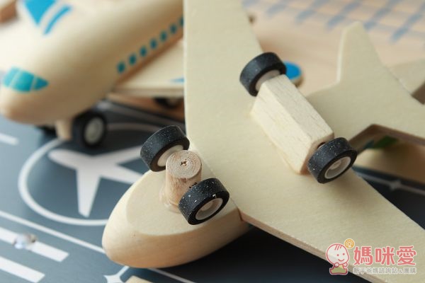 走到哪玩到哪《澳洲Tiger Tribe》外出玩具組：帶出趣木頭玩具 / 工程車系列 / 磁鐵盒