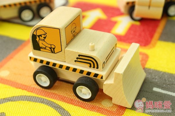 走到哪玩到哪《澳洲Tiger Tribe》外出玩具組：帶出趣木頭玩具 / 工程車系列 / 磁鐵盒