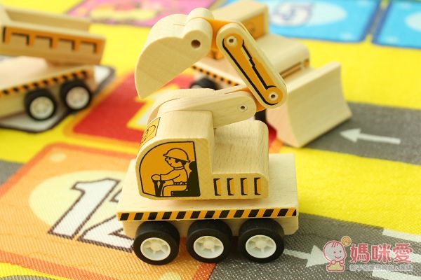 走到哪玩到哪《澳洲Tiger Tribe》外出玩具組：帶出趣木頭玩具 / 工程車系列 / 磁鐵盒