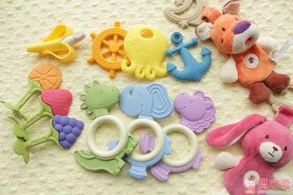 固齒器可以安撫寶寶情緒