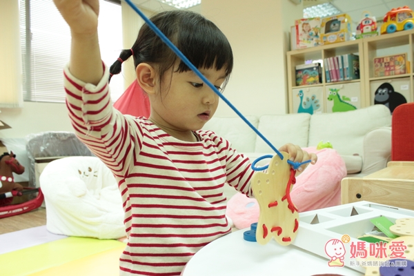 手眼協調穿繩遊戲培養專注
