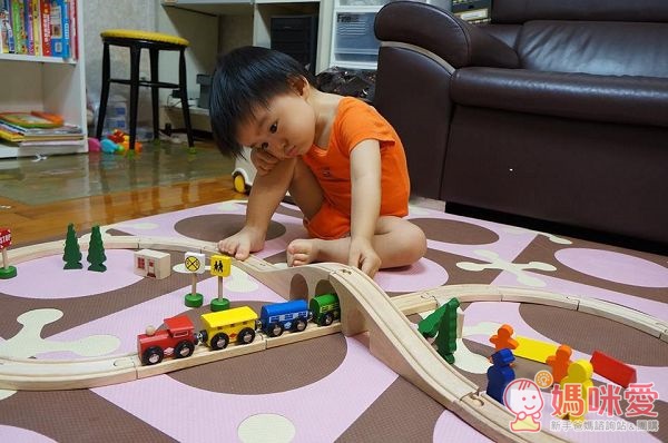 Mentari 橋墩建構火車組