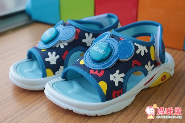 【​現貨】布布童鞋 ♪  真皮涼鞋 / 迪士尼涼鞋 / 電燈涼鞋 ✧ 不悶熱更耐穿