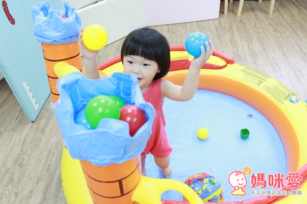【預購團】☀夏日玩水真有趣☀ 滑梯戲水池 / 造型戲水池 / 熱帶魚游泳圈 家裡就是水上遊樂園