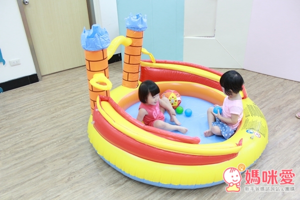 【預購團】☀夏日玩水真有趣☀ 滑梯戲水池 / 造型戲水池 / 熱帶魚游泳圈 家裡就是水上遊樂園