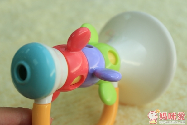 玩具表面不含化學塗料、無鉛無毒，寶寶怎麼放到嘴裡都不會吃進有害物質，盡情享受聲音之美～