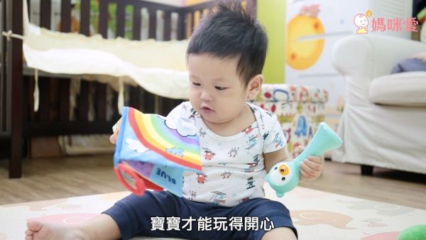 新生兒玩具怎麼挑?六個月以下寶寶玩具推薦