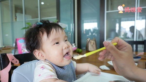 前輩媽咪超推薦【副食品餐具】寶寶學吃飯必備