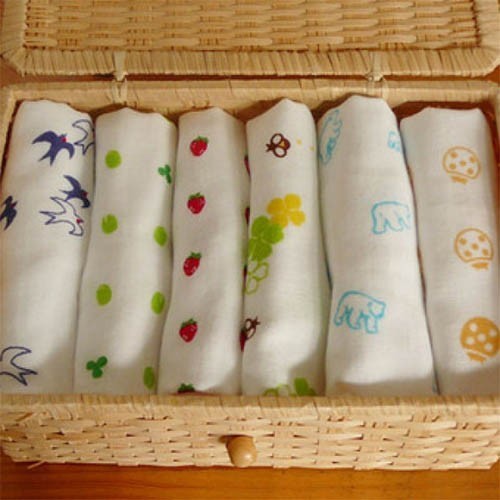 日本桃雪 - 經典小小圖超值方巾六件組-北極熊/小草莓/小飄蟲/小豆子/小燕子/幸運草 (34x34cm)