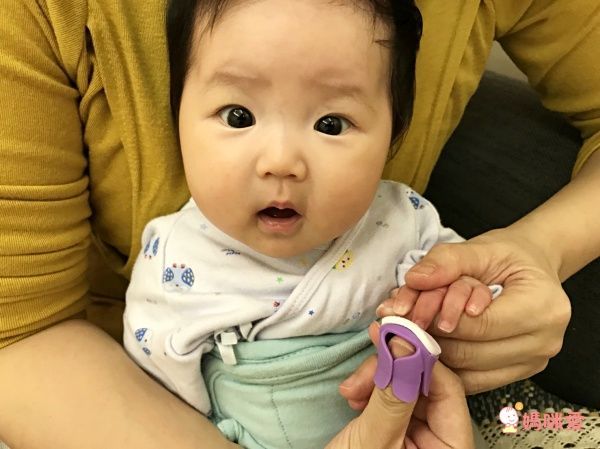 英國 Baby Nails - 大拇哥嬰兒磨甲器-新生兒-(紫色磨片15片+指套+收納袋)