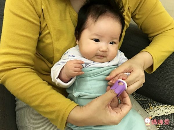 英國 Baby Nails - 大拇哥嬰兒磨甲器-新生兒-(紫色磨片15片+指套+收納袋)
