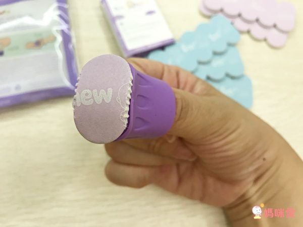 英國 Baby Nails - 大拇哥嬰兒磨甲器-新生兒-(紫色磨片15片+指套+收納袋)