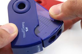 輝柏 FABER-CASTELL - 旋轉雙孔削鉛筆器-顏色隨機