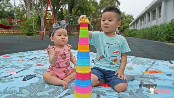 日本 Combi - 俏皮熊疊疊樂 (6個月以上)