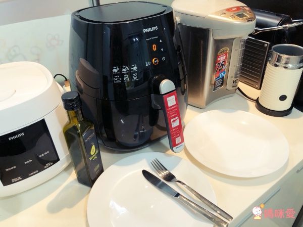 PHILIPS 飛利浦 家電 - 免油健康氣炸鍋(黑)HD9230-★贈原廠煎烤盤+食譜+極簡午餐組★