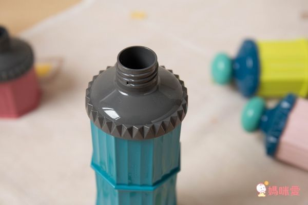 日本 Bétta - 城堡三層奶粉收納罐/分裝罐/零食盒-Iris/鳶尾花藍