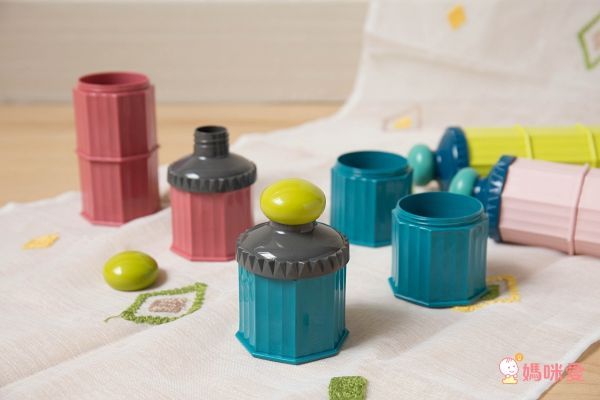 日本 Bétta - 城堡三層奶粉收納罐/分裝罐/零食盒-Iris/鳶尾花藍