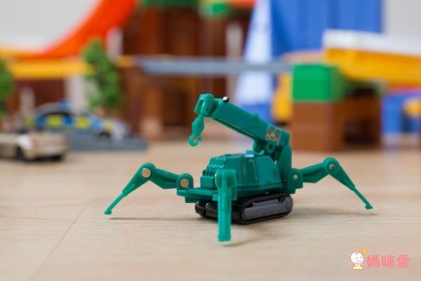 TOMICA - NO.063前田製作所 拖吊車(多美小汽車)