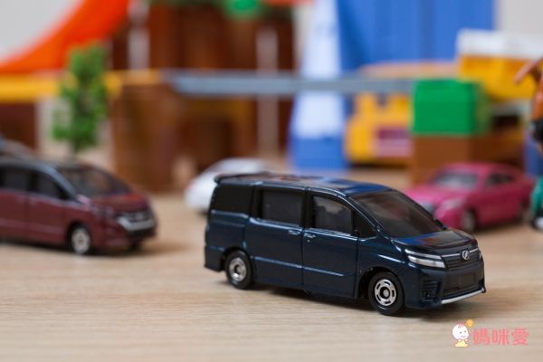 Tomica - 【TOMICA】NO.115豐田 VOXY(多美小汽車)