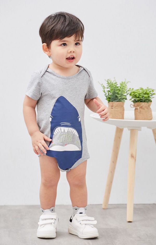 麗嬰房 Little moni - 鯊魚印圖短袖包屁衣-深藍