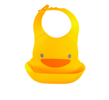 黃色小鴨防水圍兜下方口袋凹槽可承接落下的食物碎屑，而且可以配合寶寶成長做四階段調整