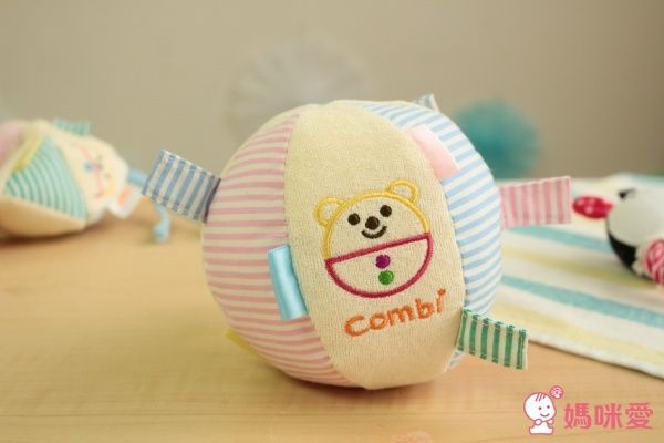 日本 Combi - 歡樂寶貝手巾+寶貝球-3個月以上