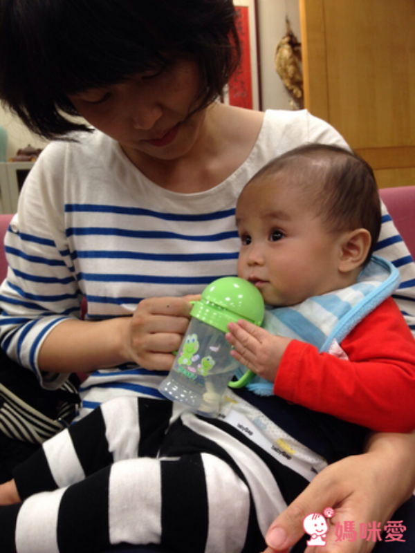 DOOBY 大眼蛙 - 卡通神奇喝水杯吸管-250ml適用-十字孔