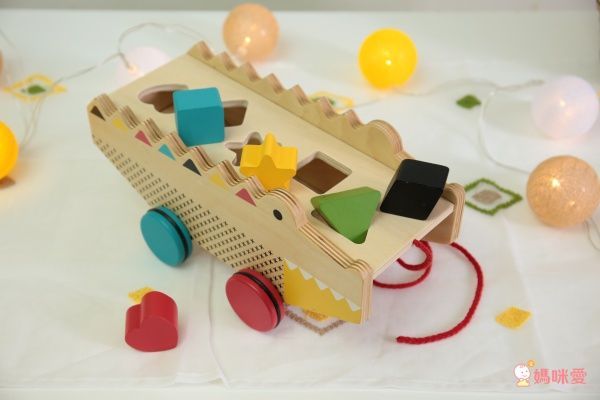 美國 Petit Collage 磁鐵盒／貼紙書 ✫ 繽紛童話風首選