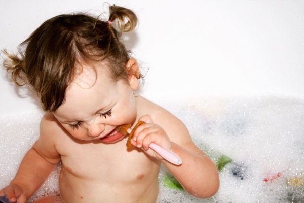 紐西蘭 HaaKaa - 360度奈米矽膠刷毛兒童牙刷-綠色