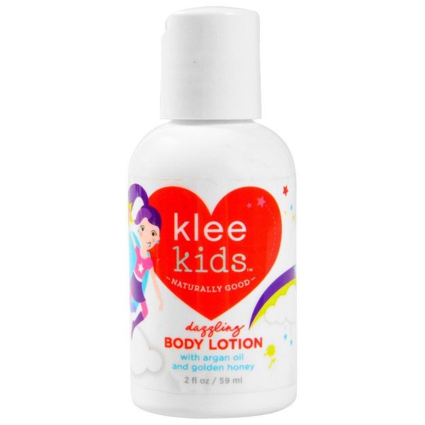 美國 Luna Star - 超級巨星玩美彩妝組-閃靚藍礦物眼影(1g)+蜜桃粉礦物腮紅(3g)+魔幻金身體修飾亮粉(3g)+櫻花紫水性指甲油(5ml)+寶貝紅亮光潤唇膏(4.2g)+皇家蜂蜜身體乳(59ml)+雙頭眼影棒/腮紅刷(共8件)