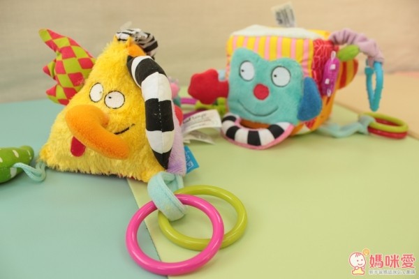 【taf toys幼兒玩具】車內專屬玩具/吊掛玩偶/MP3音樂床鈴★外出旅行不無聊★兩千即免運♪