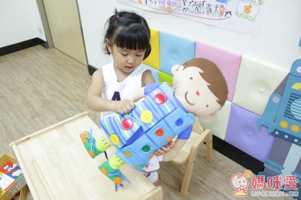 K'S KIDS 兒童綜合發展益智玩具 ♥ 刺激多重感官發展!自理訓練布偶 / 腿用安撫枕