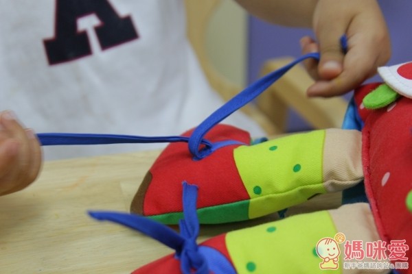 K'S KIDS 兒童綜合發展益智玩具 ♥  刺激多重感官發展！自理訓練布偶 / 腿用安撫枕